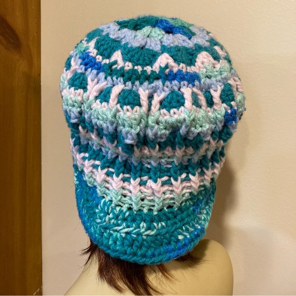 Ocean waves colors, hand knit, BoHo style, cap, with peaked visor, 4 season hat - Picture 6 of 9